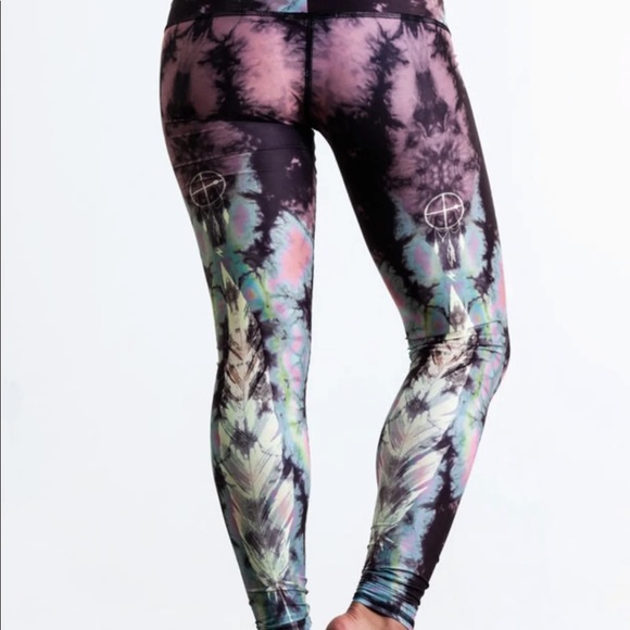 Teeki eagle feather pink yoga leggings - Picture 2 of 5